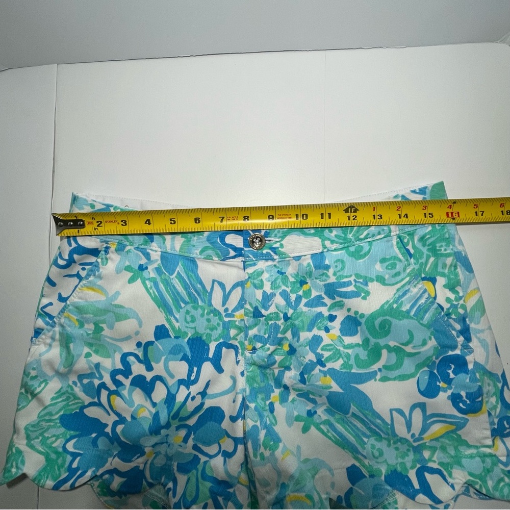 Lilly Pulitzer Buttercup Stretch Shorts Scalloped Hen Blue Floral Print Size 4 - Picture 6 of 9